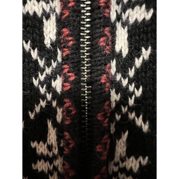 Nomadic Traders Fair Isle Snowflake Berry Holiday Zip Cardigan Black White Red M - Picture 13 of 15
